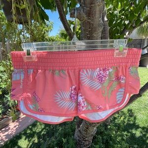 Dakine | Hawaii Floral Pull On Elastic Waist Shorts